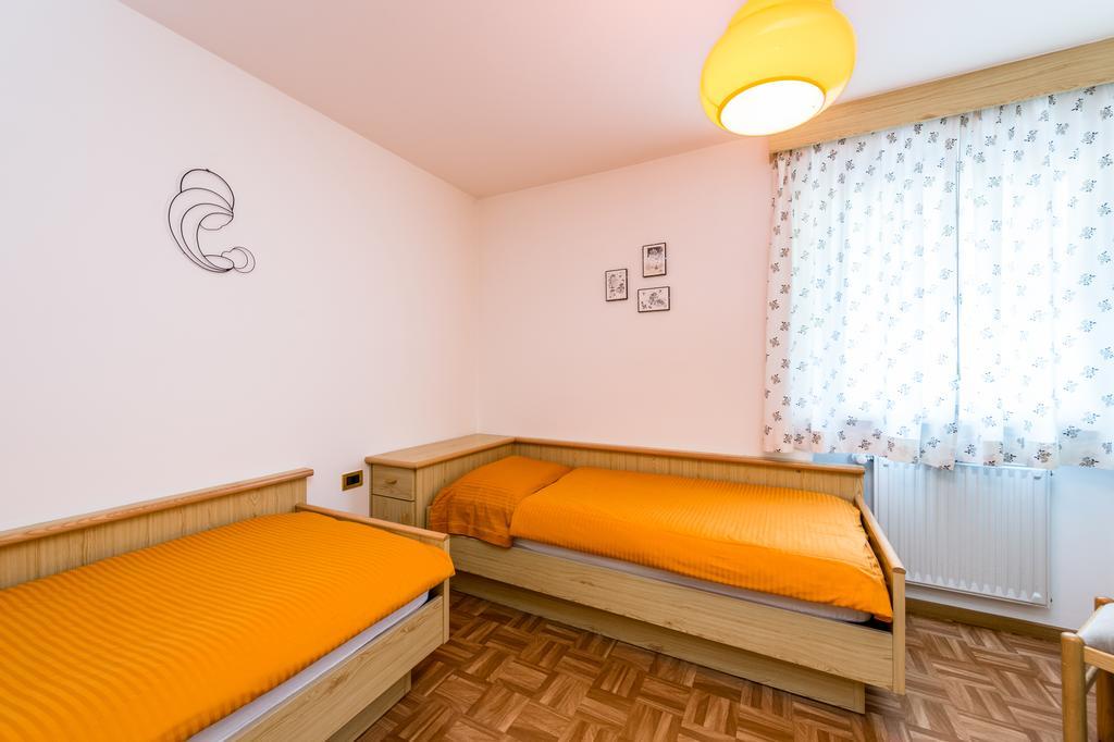 Appartamenti Cesa Crepa Neigra Canazei Dış mekan fotoğraf