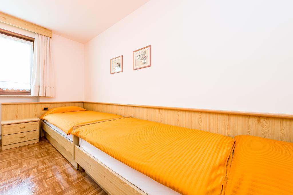 Appartamenti Cesa Crepa Neigra Canazei Dış mekan fotoğraf